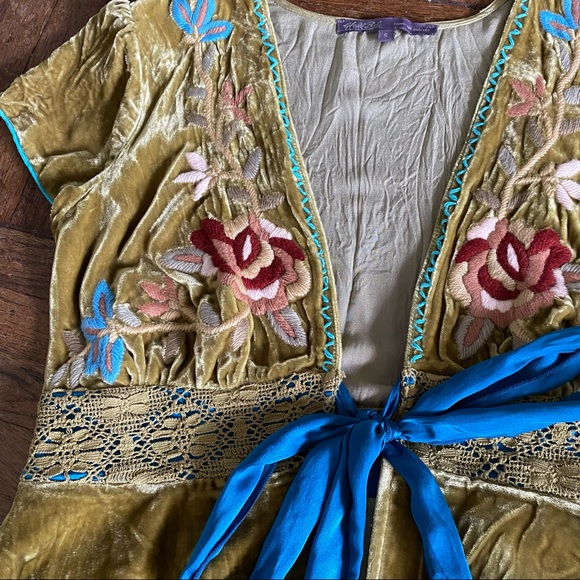 *****SOLD*****                     Hale Bob Tie Front Y2K Silk Velvet Blouse - S - Picture 3 of 9